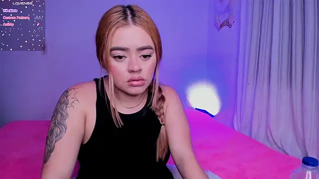 Snapshot of isabella_arias1 chatting on 2, 1, 2025 isabella arias1 online show from 2, 1, 2025