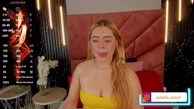 Snapshot of isabella_arias1 chatting on 11, 3, 2025 isabella arias1 online show from 11, 3, 2025