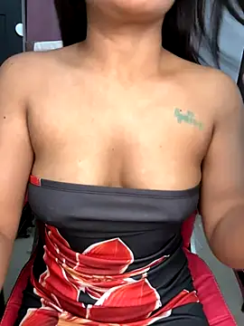 Snapshot of LeisyXO chatting on 17, 11, 2025 LeisyXO online show from 17, 11, 2025