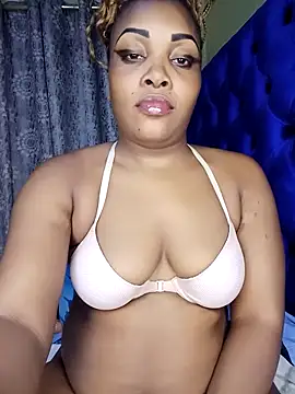 Snapshot of Queenshaz01 chatting on 1, 3, 2025 Queenshaz01 online show from 1, 3, 2025