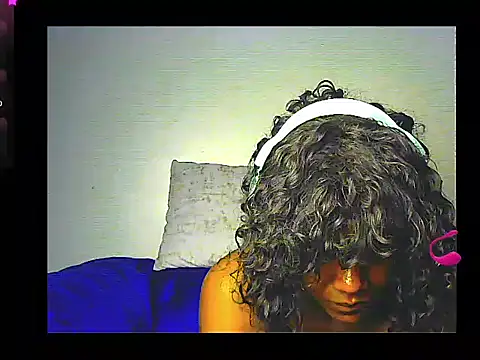 Snapshot of lilylovexx chatting on 12, 9, 2025 lilylovexx online show from 12, 9, 2025