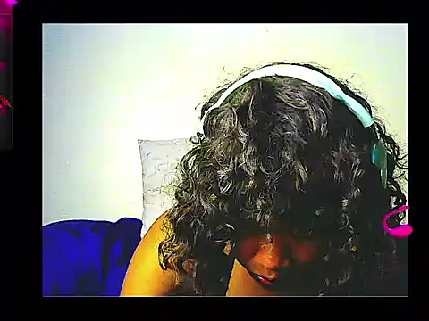 Snapshot of lilylovexx chatting on 22, 9, 2025 lilylovexx online show from 22, 9, 2025