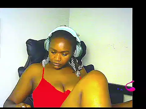 Snapshot of lilylovexx chatting on 14, 10, 2025 lilylovexx online show from 14, 10, 2025