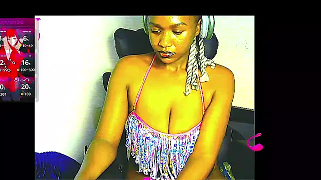 Snapshot of lilylovexx chatting on 21, 10, 2025 lilylovexx online show from 21, 10, 2025