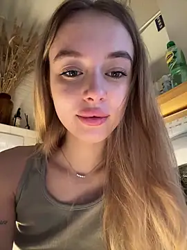 Snapshot of enjoy_my_beauty chatting on 12, 3, 2026 enjoy my beauty online show from 12, 3, 2026