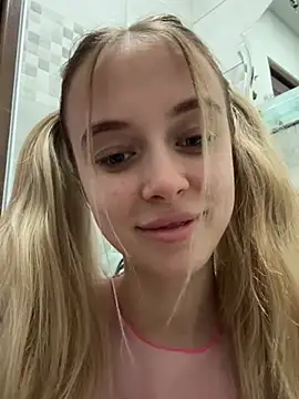 Snapshot of enjoy_my_beauty chatting on 26, 4, 2026 enjoy my beauty online show from 26, 4, 2026