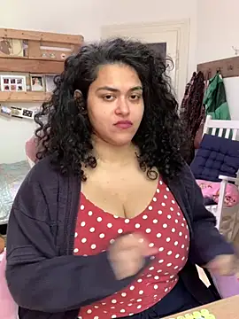 Curvydesifromgermany online show from 14, 5, 2026