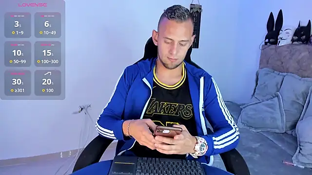 Snapshot of Damon_Bakert chatting on 8, 10, 2025 Damon Bakert online show from 8, 10, 2025