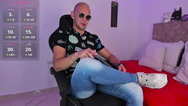 Snapshot of Damon_Bakert chatting on 28, 10, 2025 Damon Bakert online show from 28, 10, 2025