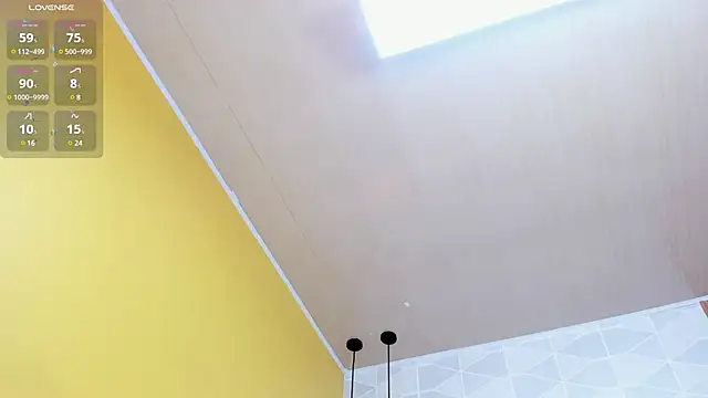  Sexy Brunette x online show from 15, 1, 2025