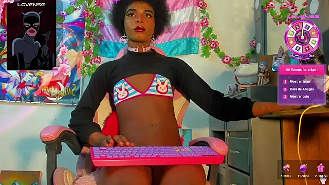 Effy Marinn online show from 28, 10, 2025