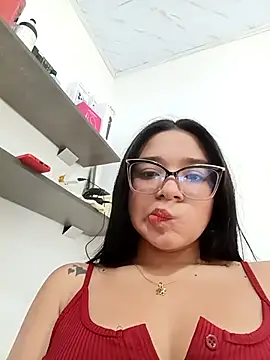 Snapshot of -VICKKY chatting on 12, 9, 2025 -VICKKY online show from 12, 9, 2025
