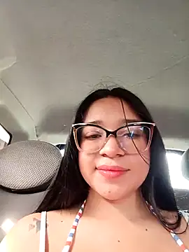 Snapshot of -VICKKY chatting on 3, 10, 2025 -VICKKY online show from 3, 10, 2025