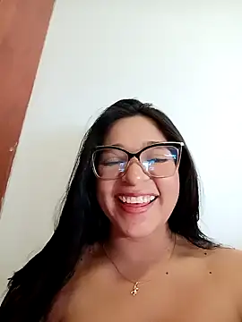 Snapshot of -VICKKY chatting on 16, 10, 2025 -VICKKY online show from 16, 10, 2025