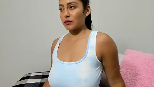 Snapshot of sofiaparker8 chatting on 5, 12, 2024 sofiaparker8 online show from 5, 12, 2024