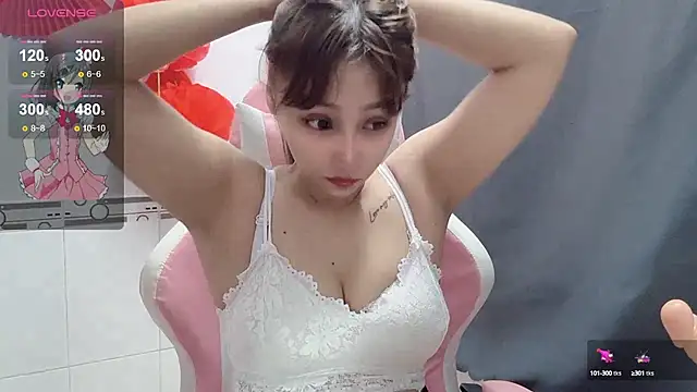 KellyPham22 online show from 10, 1, 2025