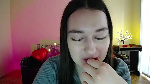 Snapshot of Pretty_shy chatting on 8, 3, 2025 Pretty shy online show from 8, 3, 2025