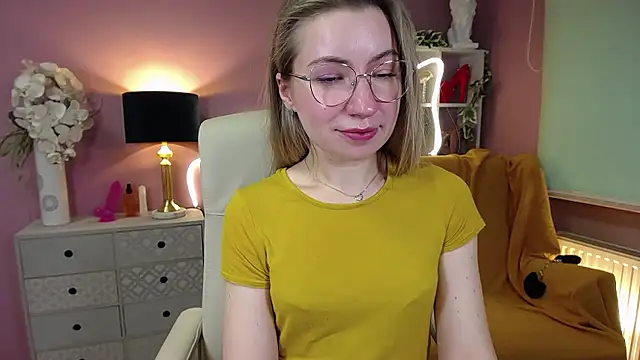 Snapshot of Mia_Tasty chatting on 4, 12, 2024 Mia Tasty online show from 4, 12, 2024