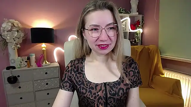 Snapshot of Mia_Tasty chatting on 12, 12, 2024 Mia Tasty online show from 12, 12, 2024