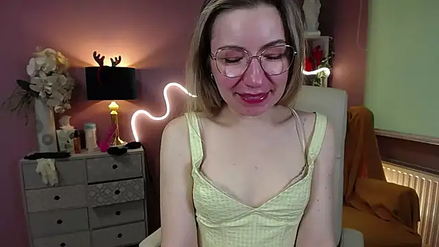Snapshot of Mia_Tasty chatting on 20, 12, 2024 Mia Tasty online show from 20, 12, 2024