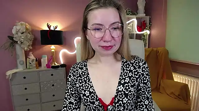 Snapshot of Mia_Tasty chatting on 21, 12, 2024 Mia Tasty online show from 21, 12, 2024