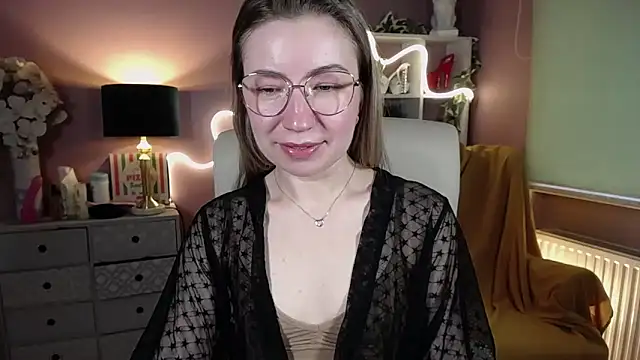 Snapshot of Mia_Tasty chatting on 2, 2, 2025 Mia Tasty online show from 2, 2, 2025