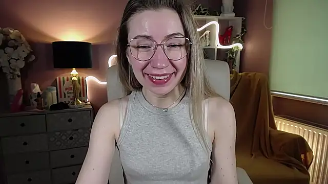 Snapshot of Mia_Tasty chatting on 3, 2, 2025 Mia Tasty online show from 3, 2, 2025