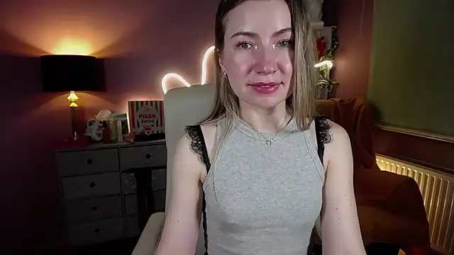 Snapshot of Mia_Tasty chatting on 2, 3, 2025 Mia Tasty online show from 2, 3, 2025
