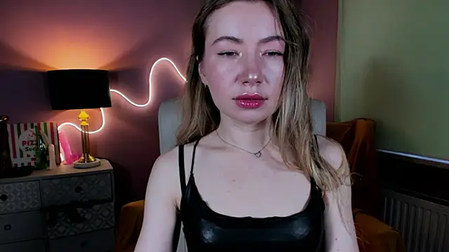 Mia Tasty online show from 8, 11, 2025