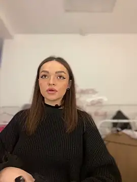 AnaWest online show from 4, 3, 2025