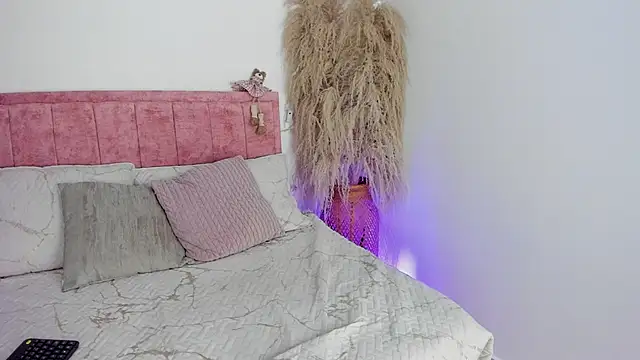 Snapshot of Sofiawilson_ chatting on 14, 10, 2025 Sofiawilson online show from 14, 10, 2025