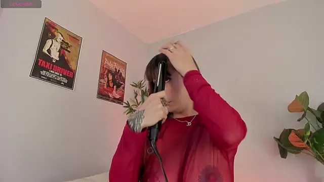 Snapshot of iriiina_veneno chatting on 29, 9, 2025 iriiina veneno online show from 29, 9, 2025