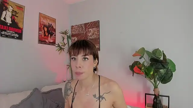 Snapshot of iriiina_veneno chatting on 4, 10, 2025 iriiina veneno online show from 4, 10, 2025