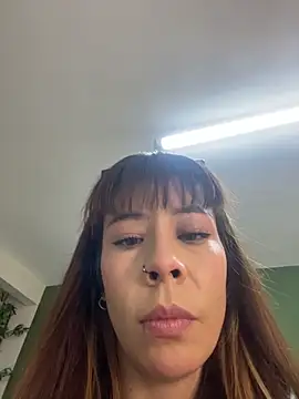 Snapshot of iriiina_veneno chatting on 9, 11, 2025 iriiina veneno online show from 9, 11, 2025