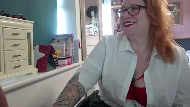 NikiDeeOfficial online show from 16, 12, 2025