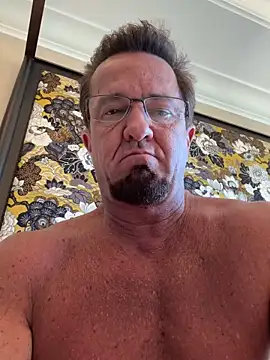 sluttydylan online show from 1, 5, 2026