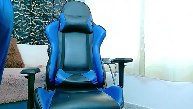 Snapshot of scarce_candy69 chatting on 15, 10, 2025 scarce candy69 online show from 15, 10, 2025