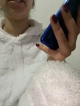 Snapshot of farah-36 chatting on 13, 11, 2025 farah-36 online show from 13, 11, 2025