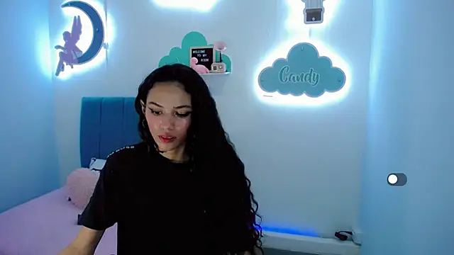 Snapshot of Evelin_shy chatting on 29, 12, 2024 Evelin shy online show from 29, 12, 2024