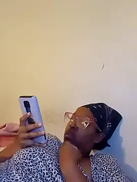 Snapshot of madamsensuale chatting on 7, 1, 2025 madamsensuale online show from 7, 1, 2025