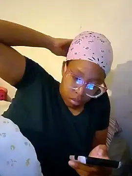 Snapshot of madamsensuale chatting on 9, 1, 2025 madamsensuale online show from 9, 1, 2025