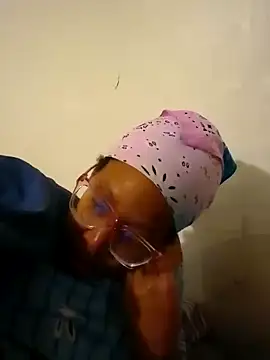 Snapshot of madamsensuale chatting on 9, 1, 2025 madamsensuale online show from 9, 1, 2025