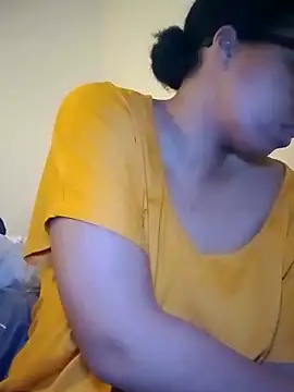 Snapshot of madamsensuale chatting on 5, 2, 2025 madamsensuale online show from 5, 2, 2025