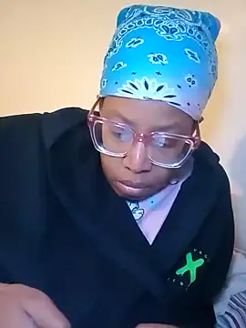 Snapshot of madamsensuale chatting on 21, 2, 2025 madamsensuale online show from 21, 2, 2025