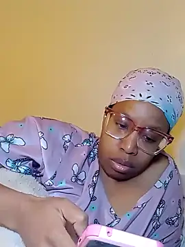 Snapshot of madamsensuale chatting on 22, 2, 2025 madamsensuale online show from 22, 2, 2025