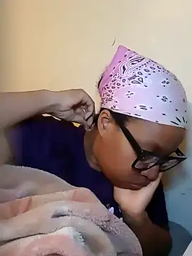 Snapshot of madamsensuale chatting on 17, 3, 2025 madamsensuale online show from 17, 3, 2025