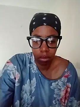 Snapshot of madamsensuale chatting on 16, 12, 2025 madamsensuale online show from 16, 12, 2025