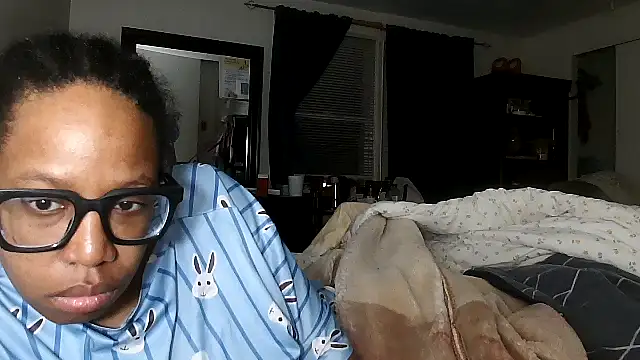 Snapshot of madamsensuale chatting on 16, 2, 2026 madamsensuale online show from 16, 2, 2026