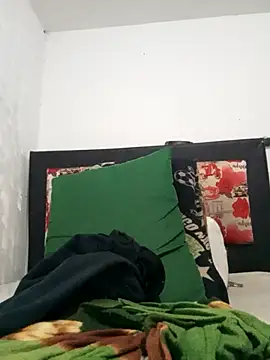 Snapshot of MaximoSualteza777 chatting on 18, 10, 2025 MaximoSualteza777 online show from 18, 10, 2025