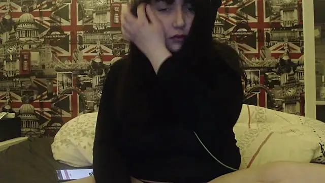 Snapshot of Lynylou chatting on 11, 2, 2026 Lynylou online show from 11, 2, 2026